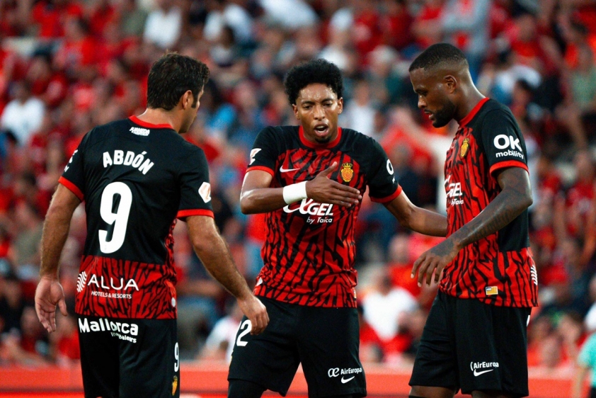 Nhận định bóng đá Deportivo La Coruna vs Mallorca 01:00 17/12/2025